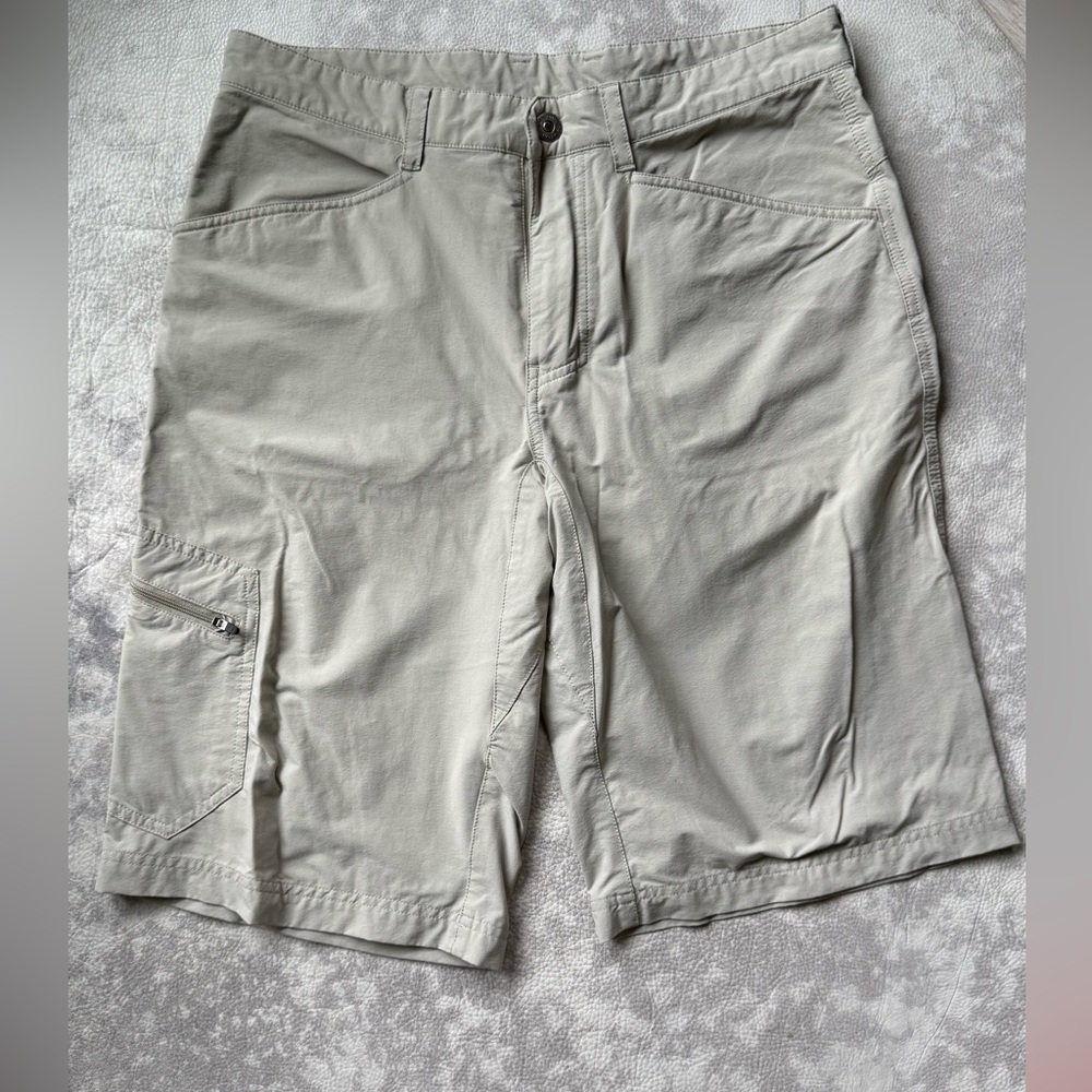 Patagonia men’s shorts size 32
